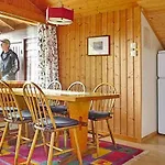 6 Person In Olden-by Traum