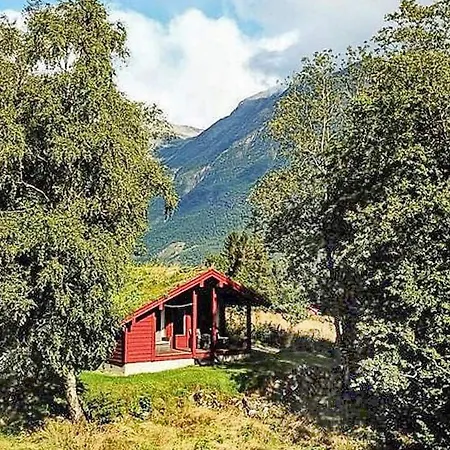 6 Person In Olden-by Traum *